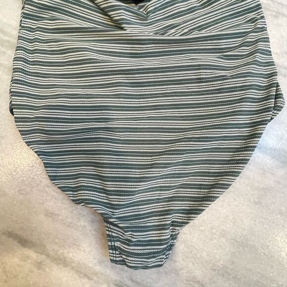 Nip tuck Multifit Striped Ruching One Piece Bathing Suit sz. 10 #05 - Picture 13 of 14